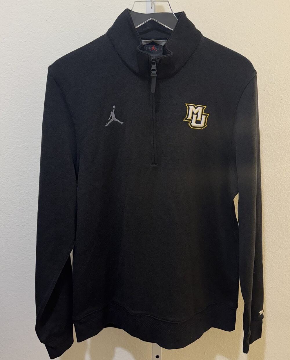 Marquette Jordan Quarter Zip Black Sz M NEW